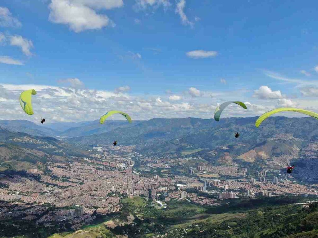 Para Gliding in San Felix