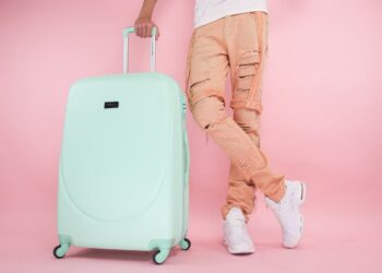 Sending and Receiving Packages While Traveling Overseas